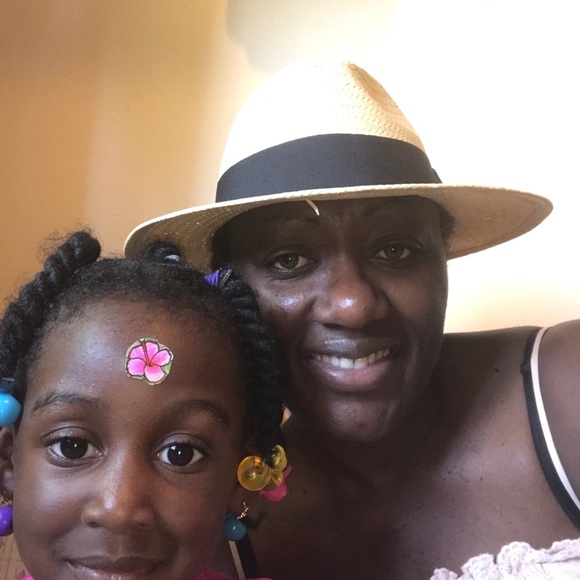 Meet your Posher, Yvonne - Picture 1 of 1